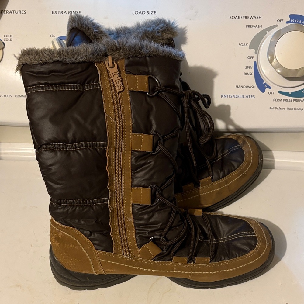 Sorel Black and Brown Winter Boots